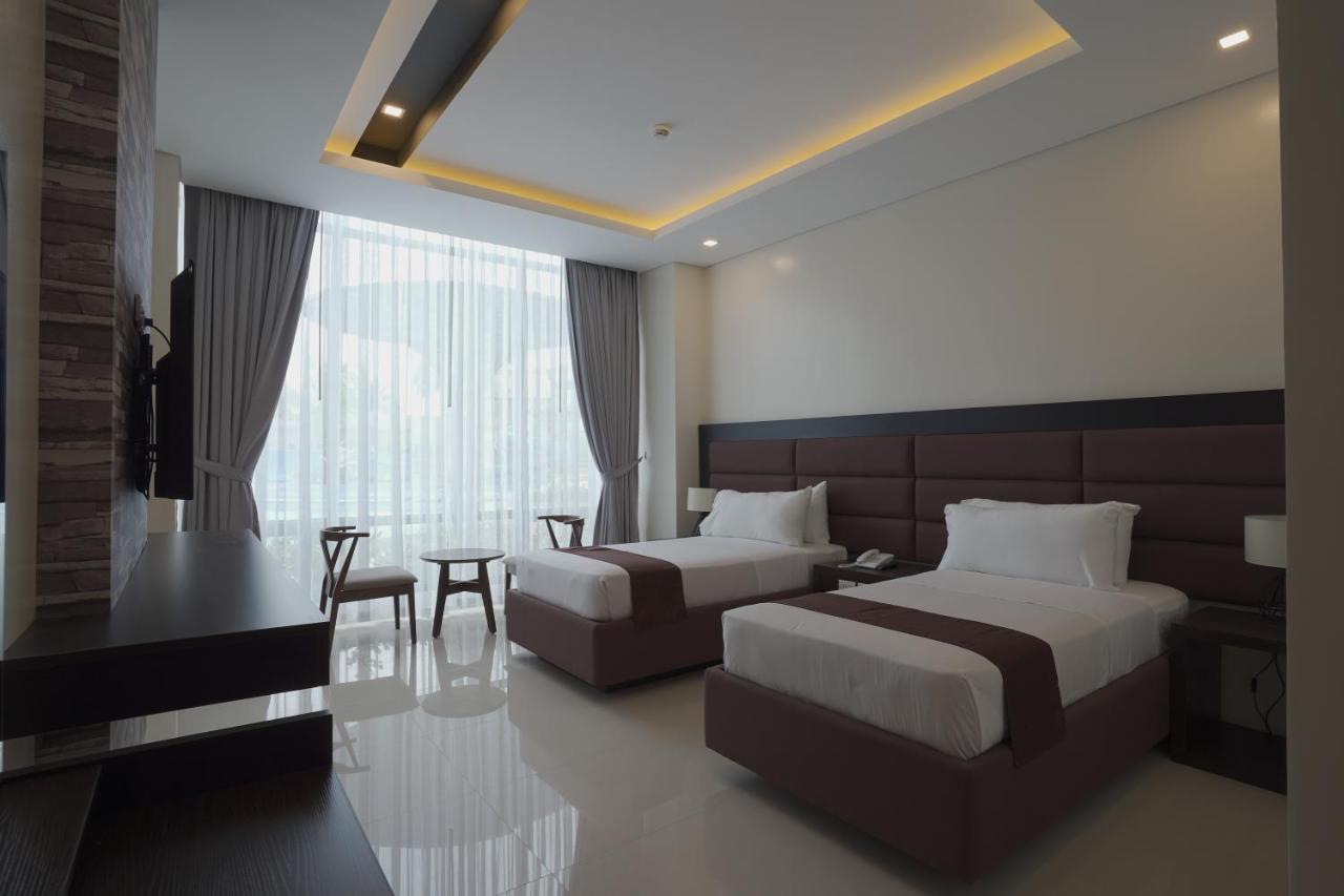 Winrich Hotel Lapu-Lapu City Exterior photo