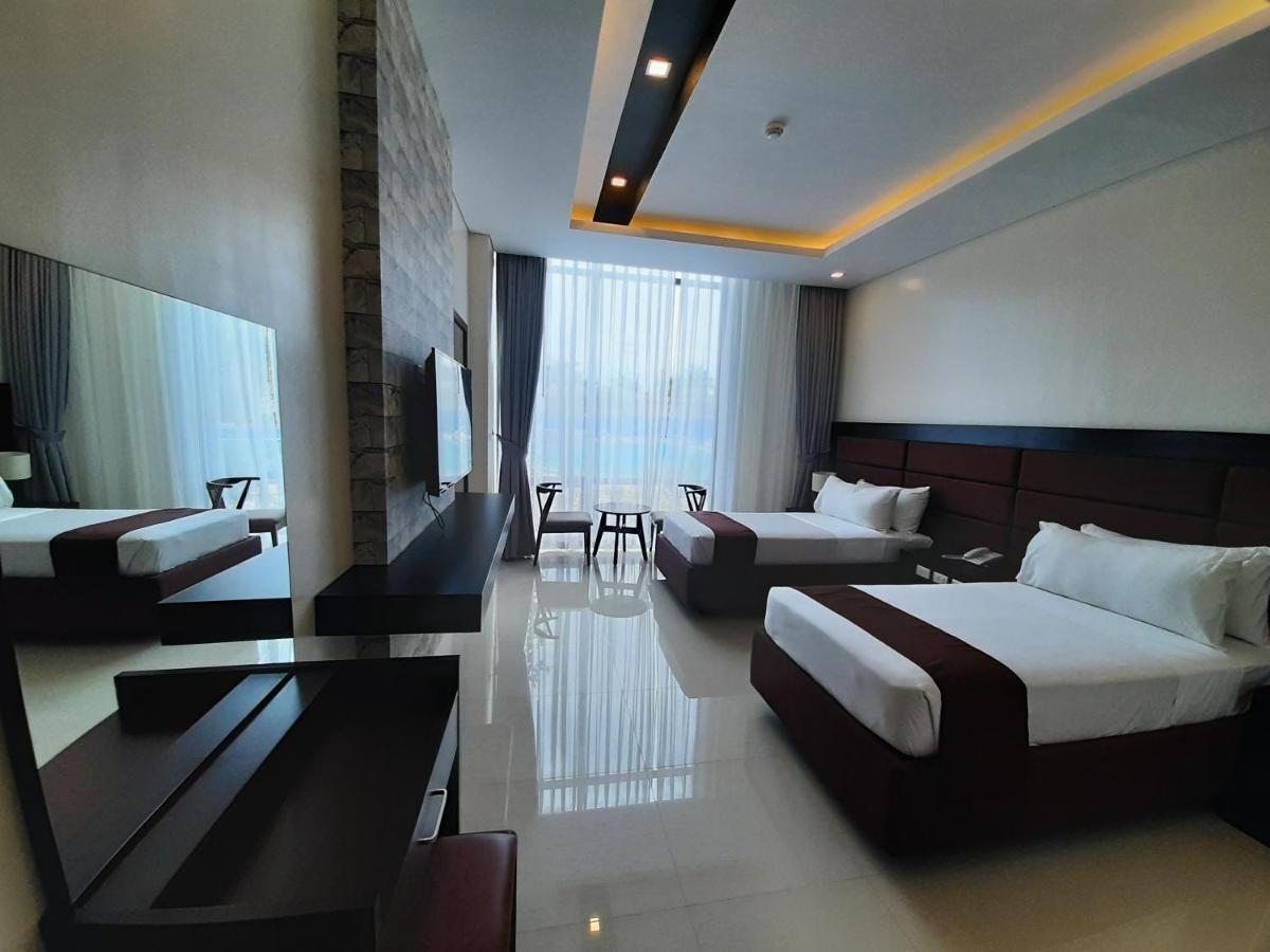 Winrich Hotel Lapu-Lapu City Exterior photo